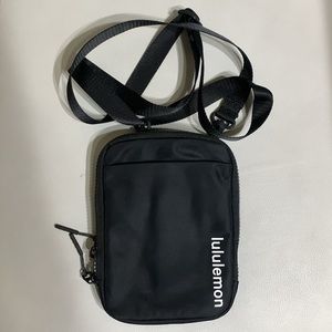Lululemon crossbody easy access